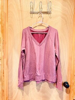 Women's V-Neck Long Sleeve Pullover Top - Dusty Rose
